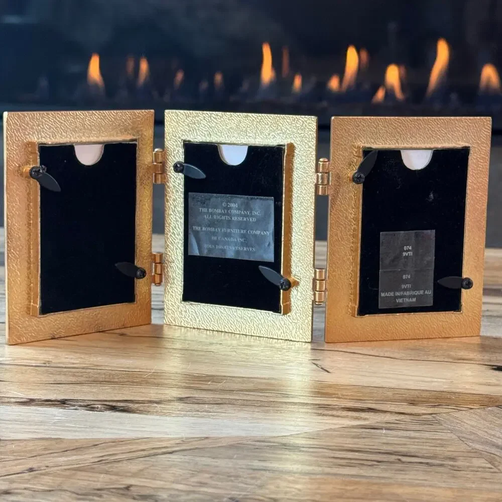 Vintage Bombay Co Red Enamel Gold Rose Triptych Hinged Triple 2x3 Photo Frame